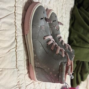 Wonder Nation Gray and Pink Star Sneakers